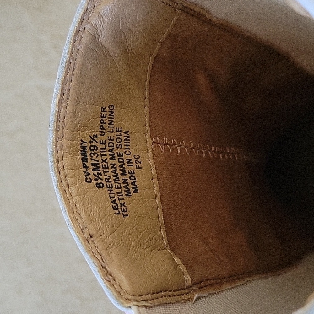 Boots - Picture 3 of 4